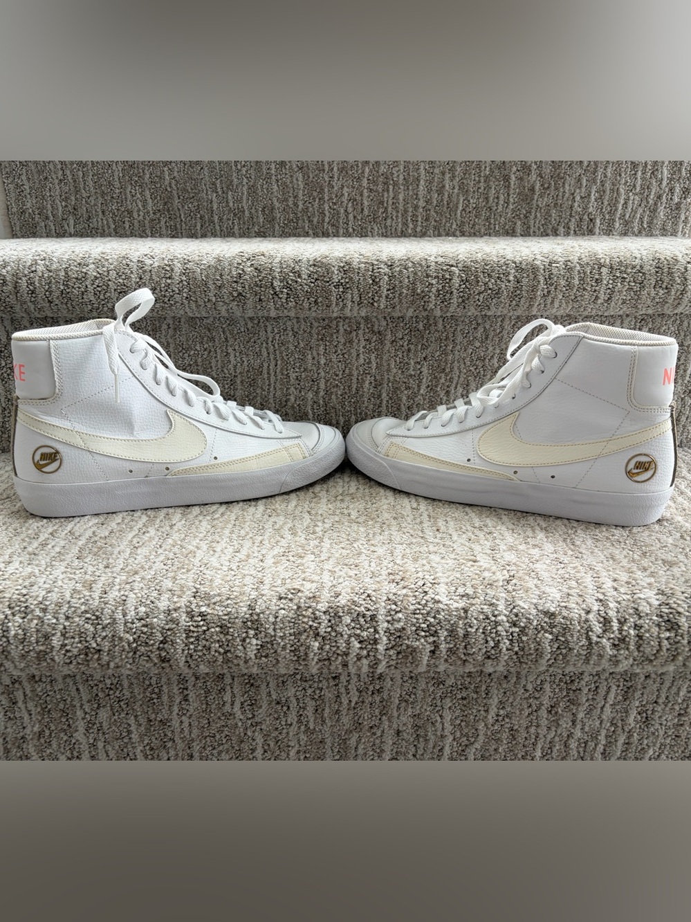 Nike Women's Blazer Mid '77 Vintage 'Gold Emblem' shoes. Size 9.5. - Picture 5 of 11